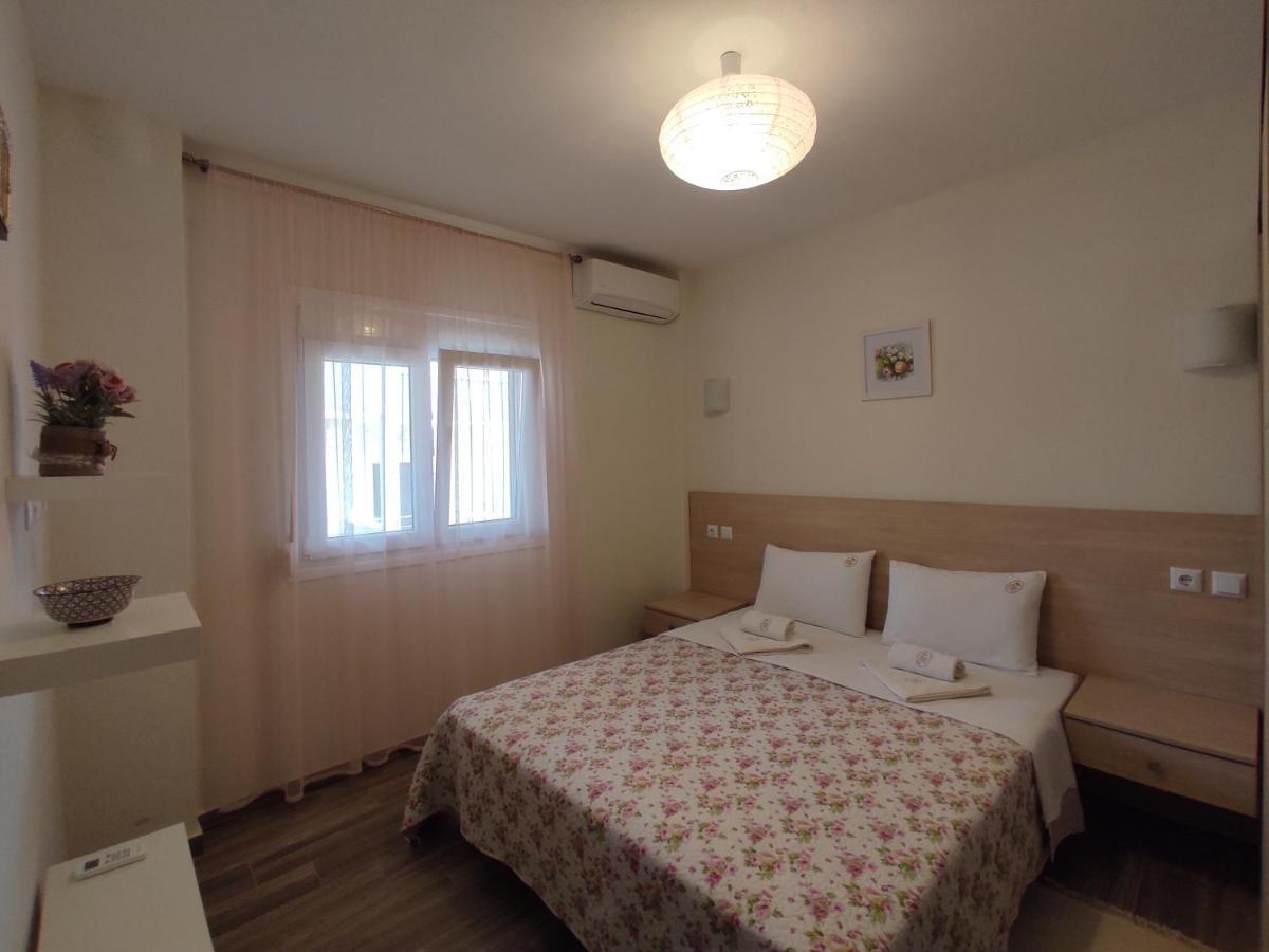 Royals Apartments Nikiti  Exterior foto